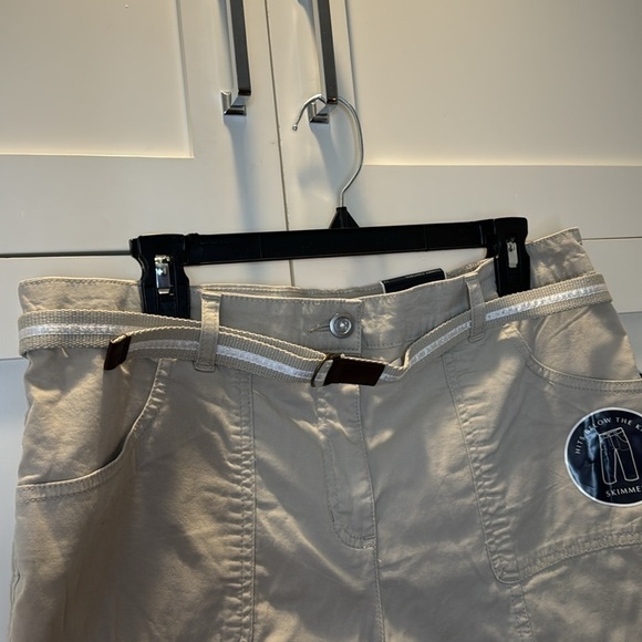 NWT Karen Scott khaki Tummy Control “Skimmer” Capris Size 12 w/ Matching Belt - Picture 3 of 8
